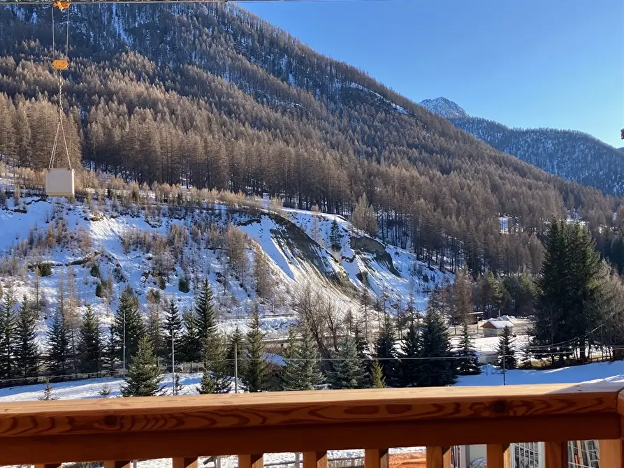 Immagine 2 di Appartamento in vendita  in Bousson a Cesana Torinese