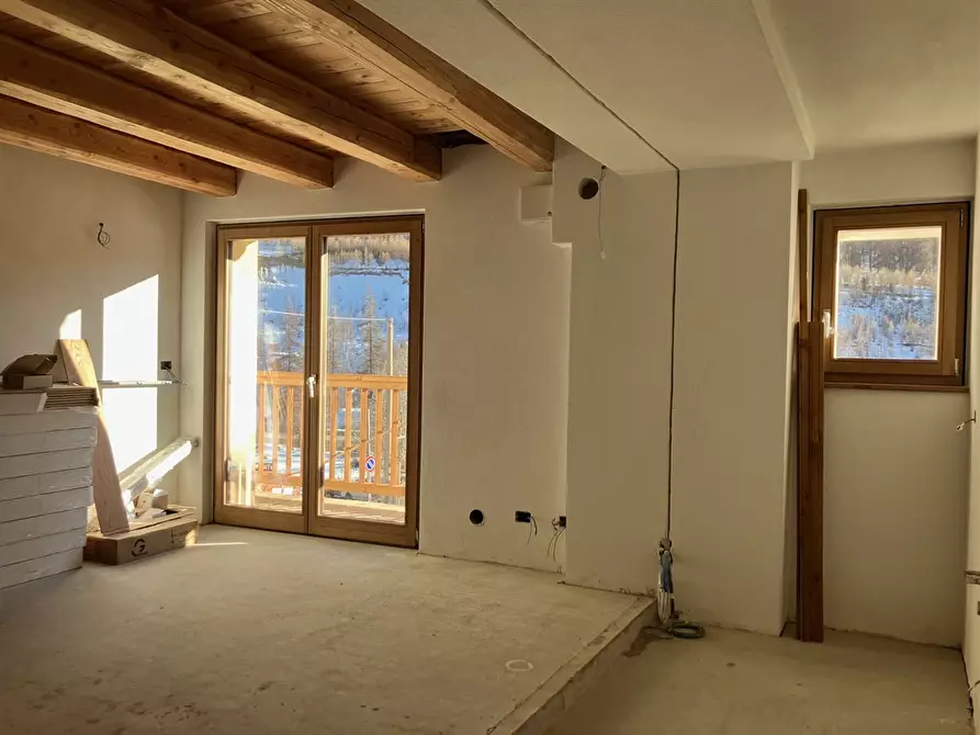Immagine 2 di Appartamento in vendita  in Bousson a Cesana Torinese