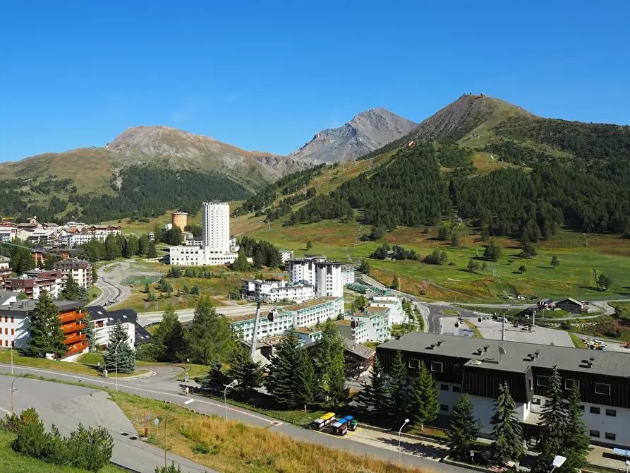 Immagine 1 di Appartamento in affitto  in via Gleisa 6 a Sestriere