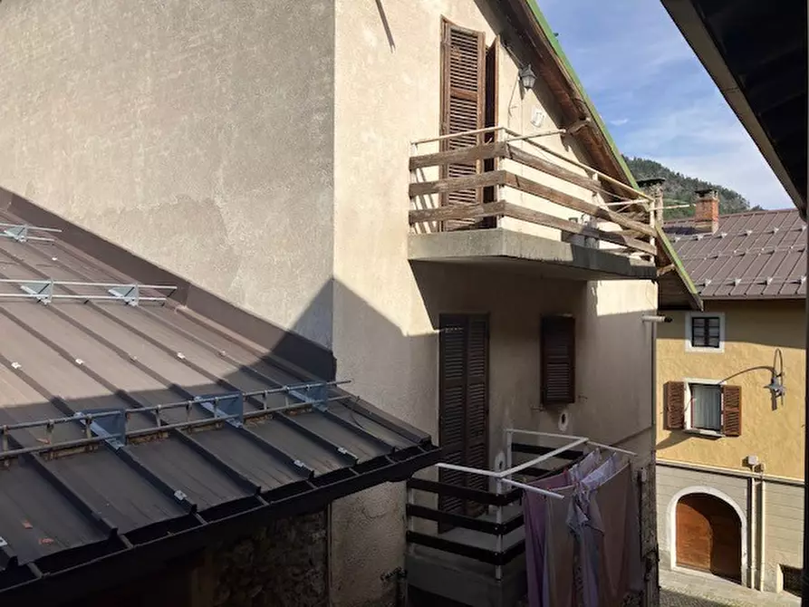 Immagine 3 di Appartamento in vendita  in via roma a Cesana Torinese