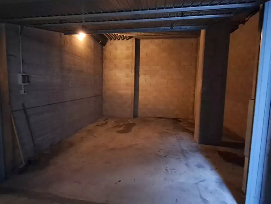 Immagine 3 di Negozio in vendita  in via Val della Torre 49/11 a Torino