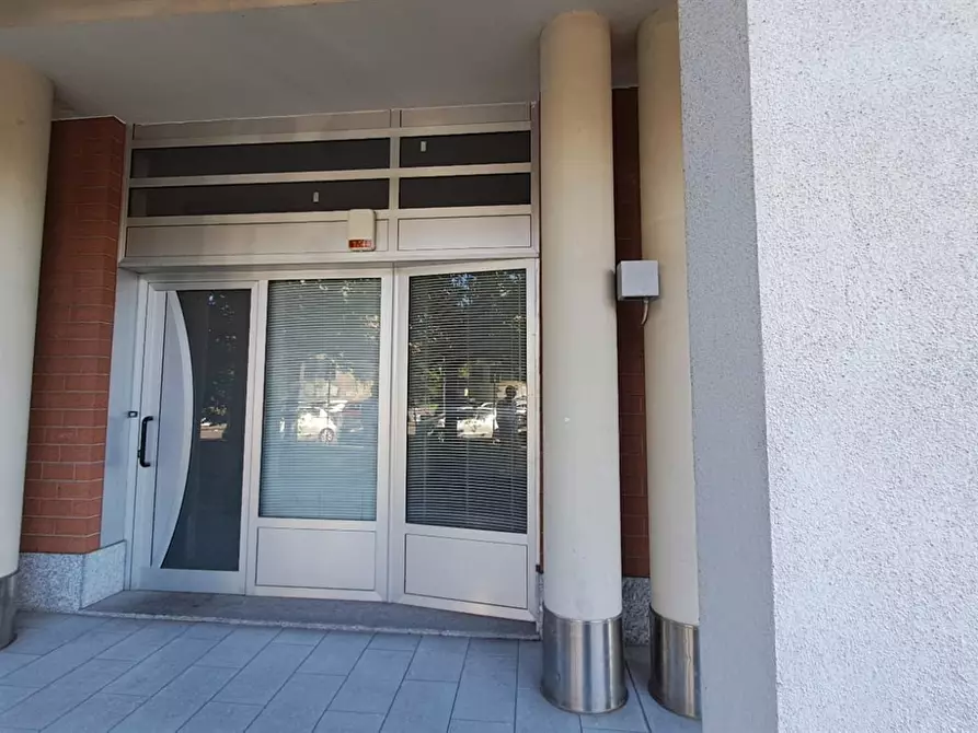 Immagine 1 di Negozio in vendita  in via Val della Torre 49/11 a Torino