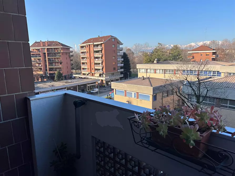 Immagine 2 di Appartamento in vendita  in via Vincenzo Lancia 138 a Torino