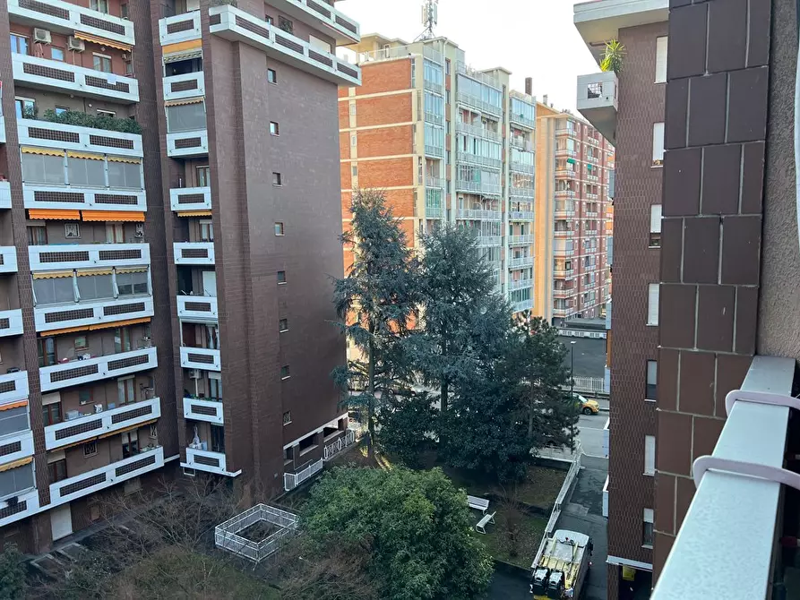 Immagine 8 di Appartamento in vendita  in via Vincenzo Lancia 138 a Torino