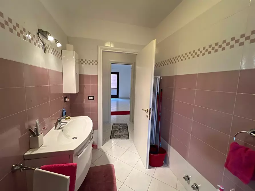 Immagine 6 di Appartamento in vendita  in via Cellini 7 a Torino