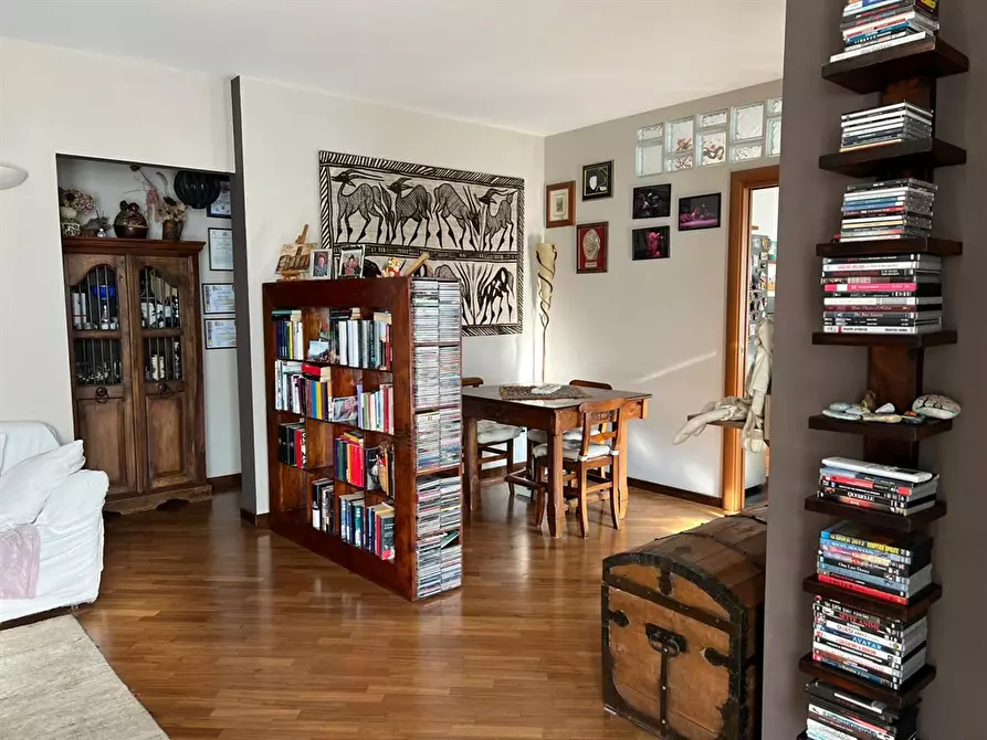 Immagine 1 di Appartamento in vendita  in Via Vincenzo Monti a Orbassano