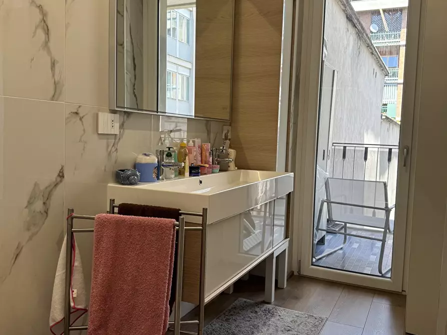 Immagine 5 di Appartamento in vendita  in via San Pio V 31 a Torino