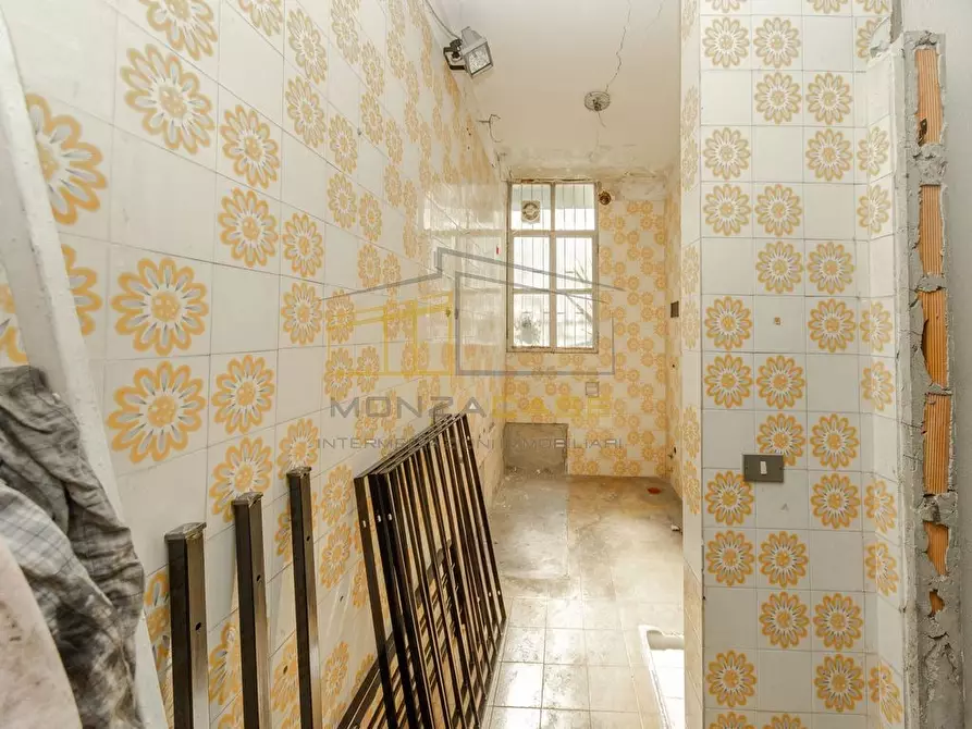 Immagine 3 di Magazzino in vendita  in via statuto 51 a Lissone