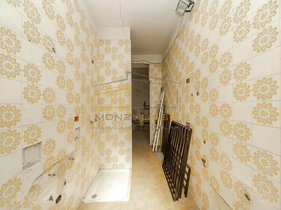 Immagine 4 di Magazzino in vendita  in via statuto 51 a Lissone