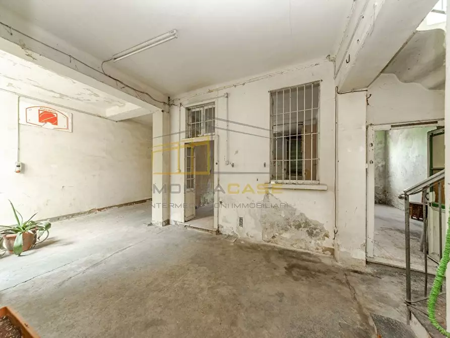 Immagine 9 di Magazzino in vendita  in via statuto 51 a Lissone