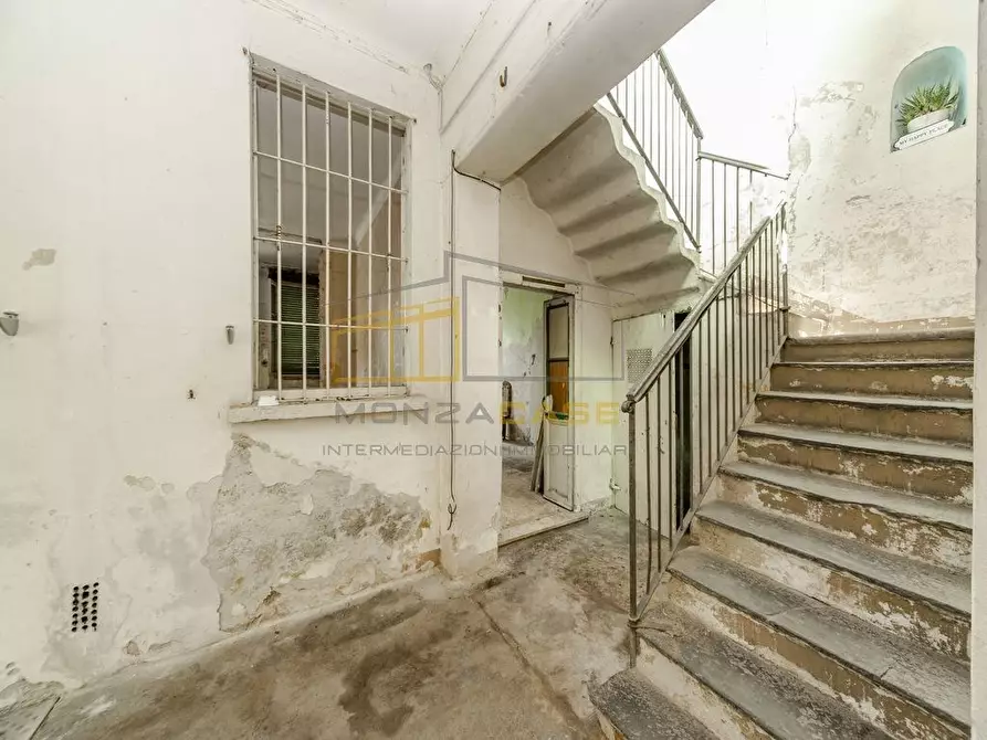 Immagine 7 di Magazzino in vendita  in via statuto 51 a Lissone