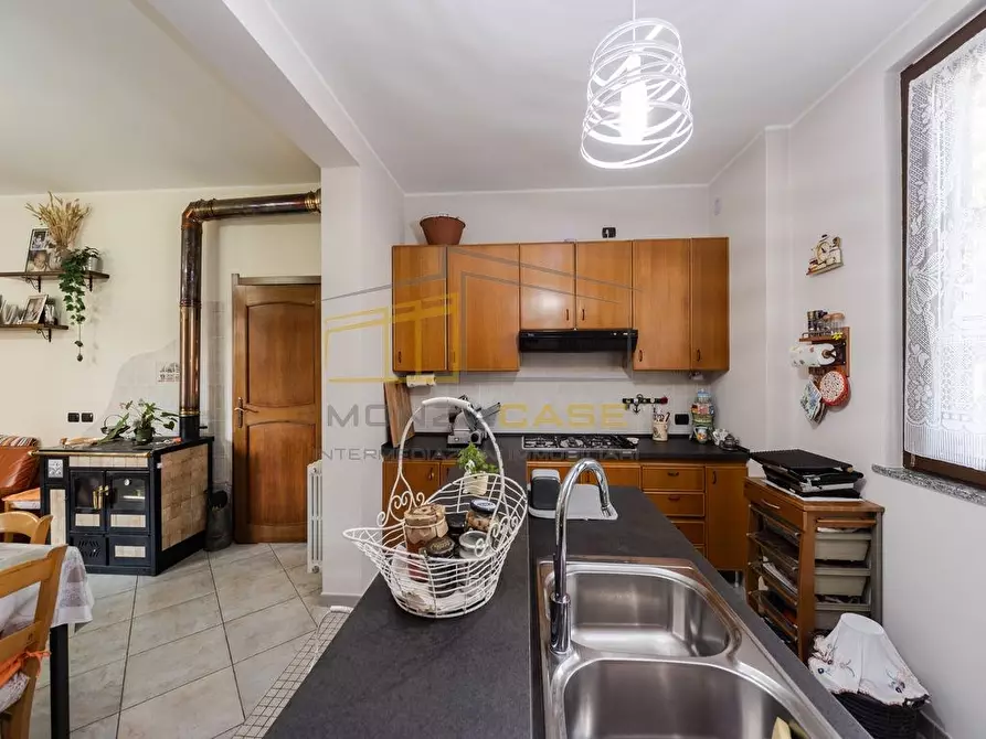 Immagine 8 di Villa in vendita  in via Mazzini 11 a Roncello