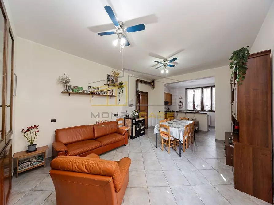 Immagine 3 di Villa in vendita  in via Mazzini 11 a Roncello
