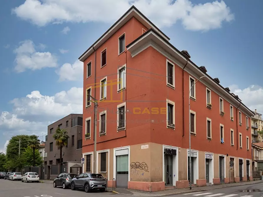 Immagine 7 di Negozio in vendita  in Via Guerrazzi 16 a Monza