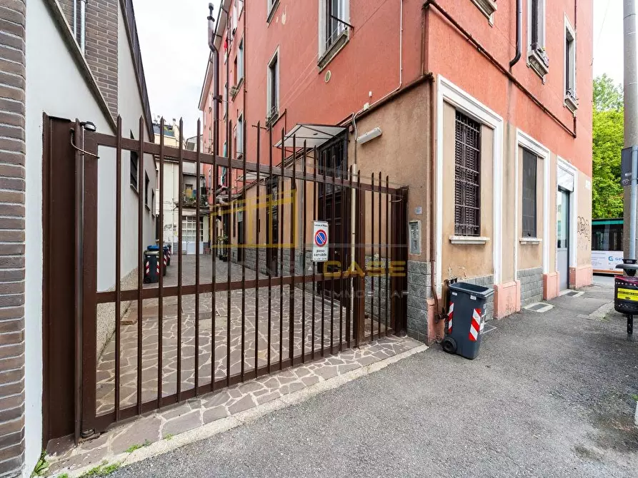 Immagine 9 di Negozio in vendita  in Via Guerrazzi 16 a Monza