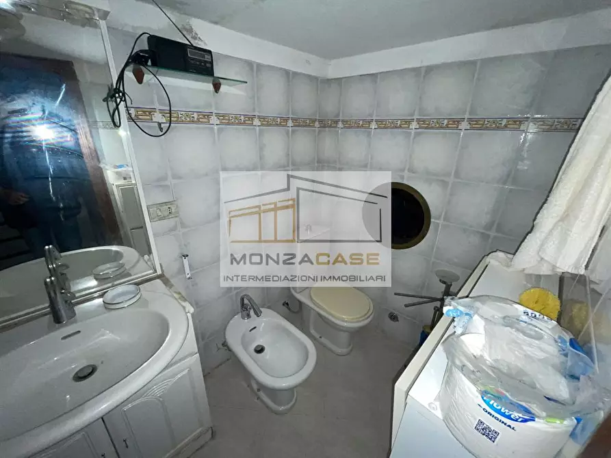 Immagine 2 di Magazzino in vendita  a Riomaggiore