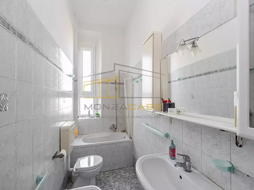 Immagine 2 di Appartamento in vendita  in Via Fossati 9 a Monza