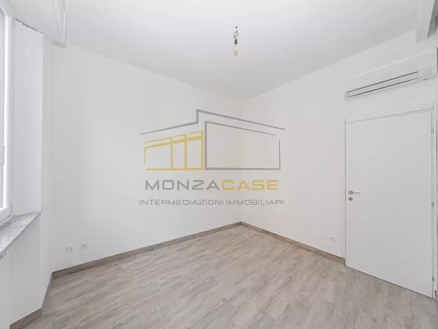 Immagine 1 di Appartamento in vendita  in via volta 41 a Lissone