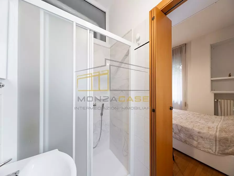 Immagine 9 di Appartamento in vendita  in viale campania 58 a Monza