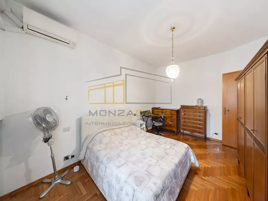 Immagine 1 di Appartamento in vendita  in viale campania 58 a Monza