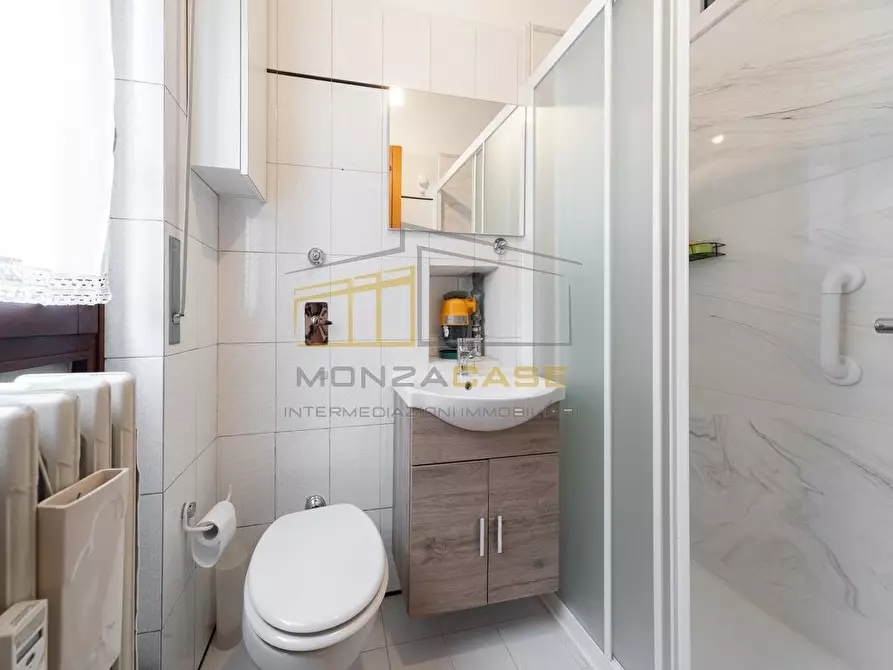 Immagine 7 di Appartamento in vendita  in viale campania 58 a Monza