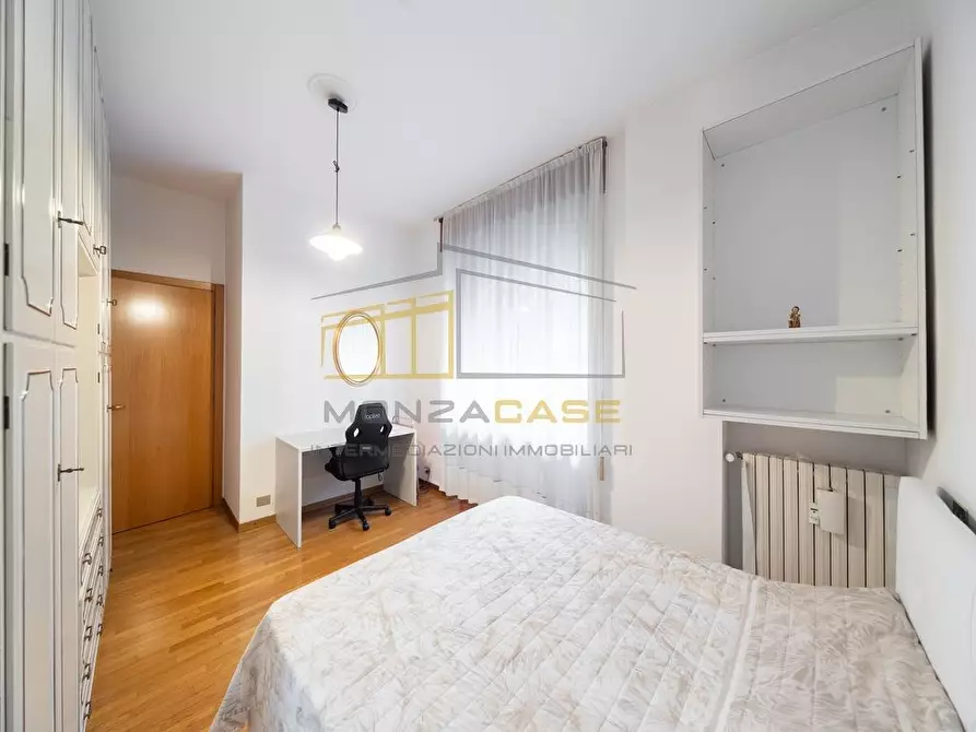 Immagine 5 di Appartamento in vendita  in viale campania 58 a Monza