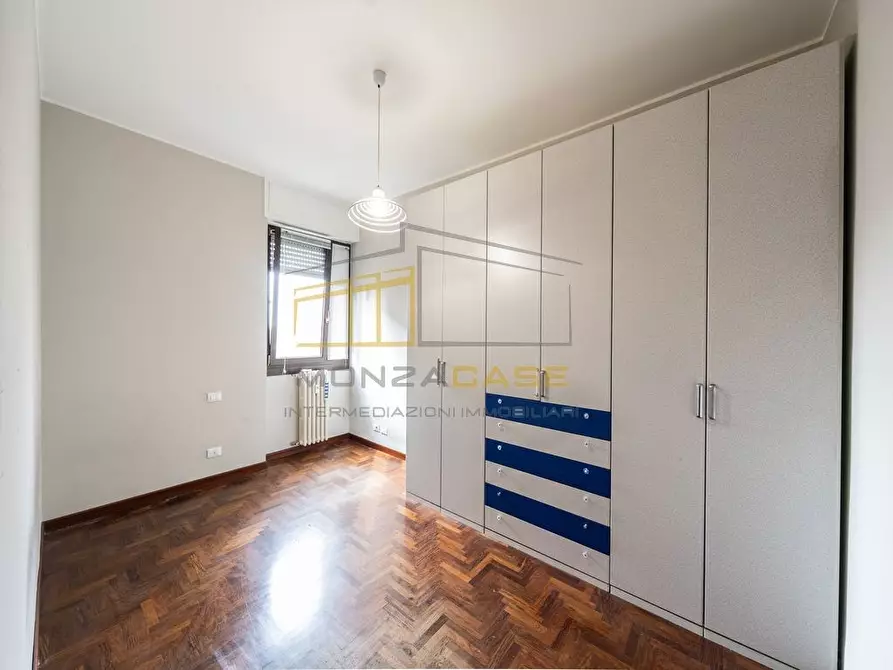 Immagine 4 di Appartamento in vendita  in via Meda 46 a Monza