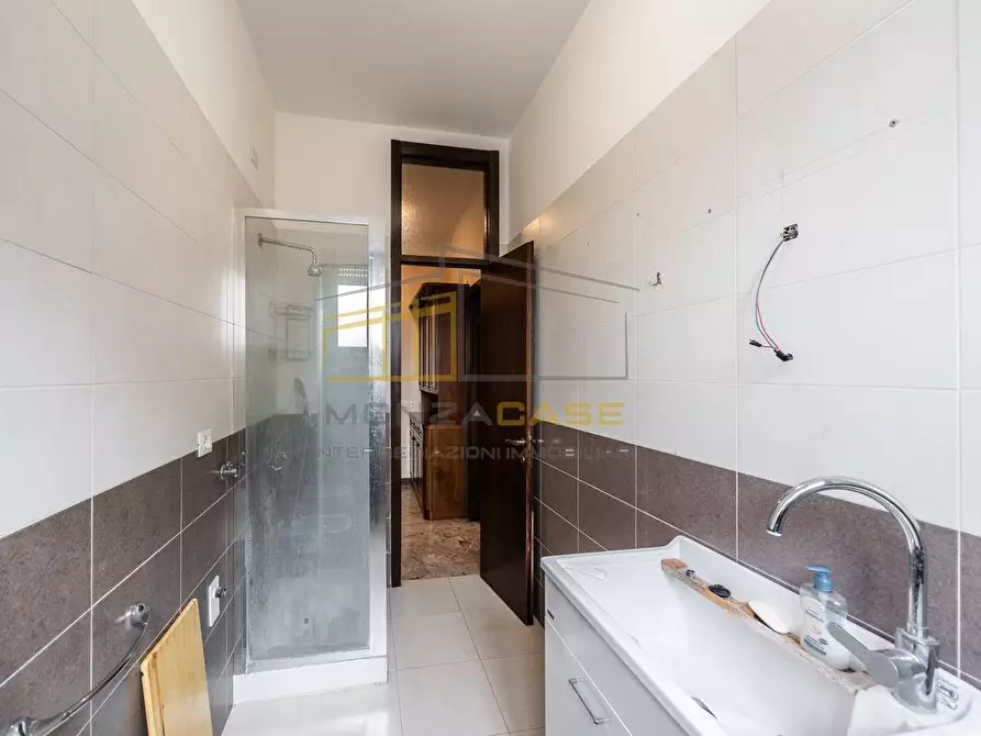 Immagine 9 di Appartamento in vendita  in via Meda 46 a Monza