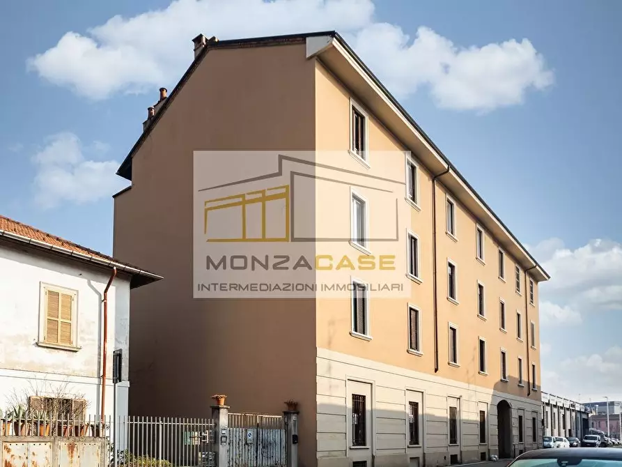 Immagine 7 di Appartamento in vendita  in Via Bettola 8 a Monza
