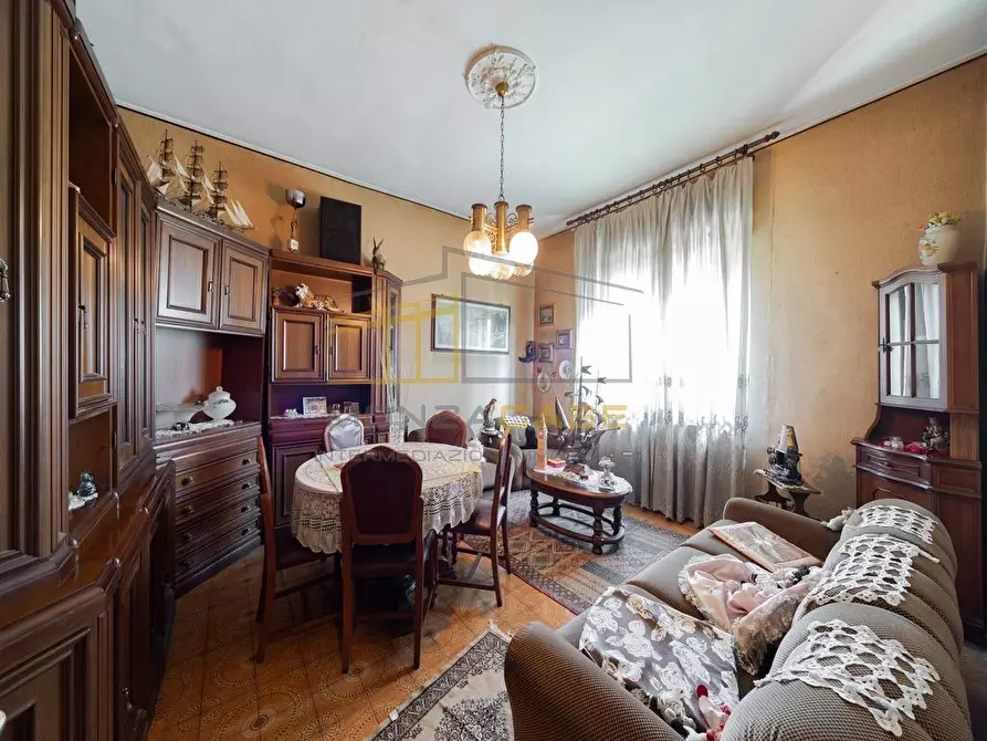 Immagine 2 di Villa in vendita  in Via Benaco 10 a Monza