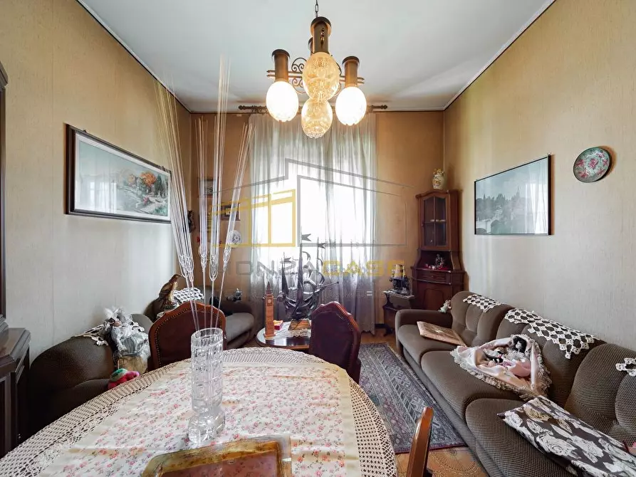 Immagine 3 di Villa in vendita  in Via Benaco 10 a Monza