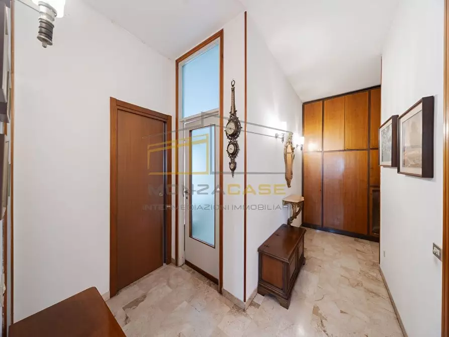 Immagine 5 di Appartamento in vendita  in Viale Campania 56 a Monza