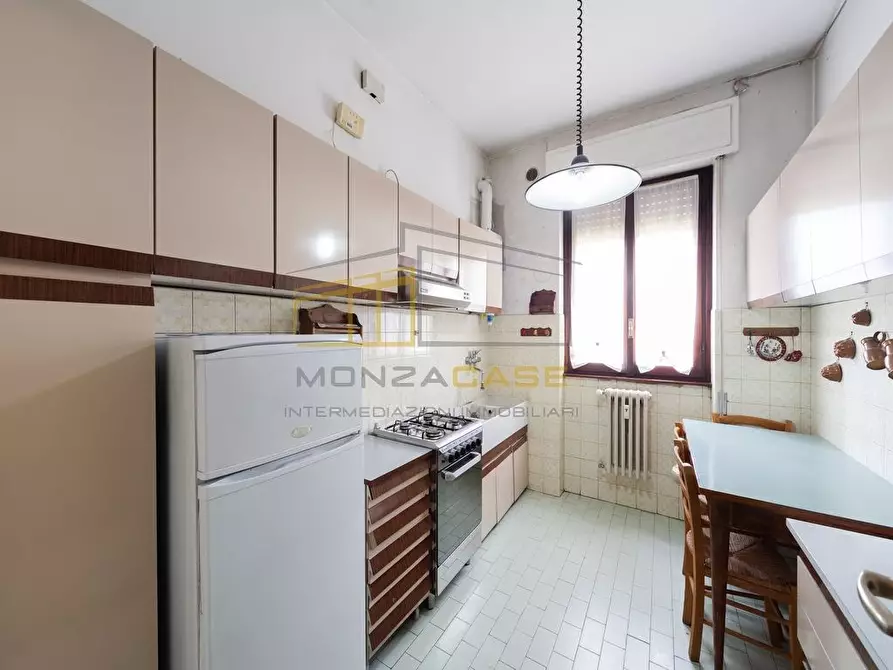 Immagine 3 di Appartamento in vendita  in Viale Campania 56 a Monza