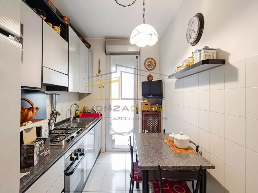 Immagine 3 di Appartamento in vendita  in via puglia 18 a Monza