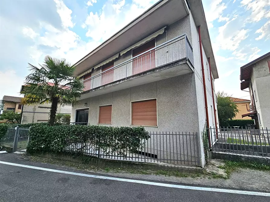 Immagine 8 di Negozio in affitto  in Via Consorziale dei Boschi a Meda