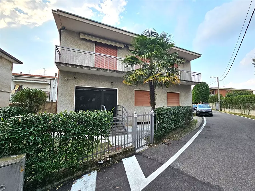 Immagine 7 di Negozio in affitto  in Via Consorziale dei Boschi a Meda