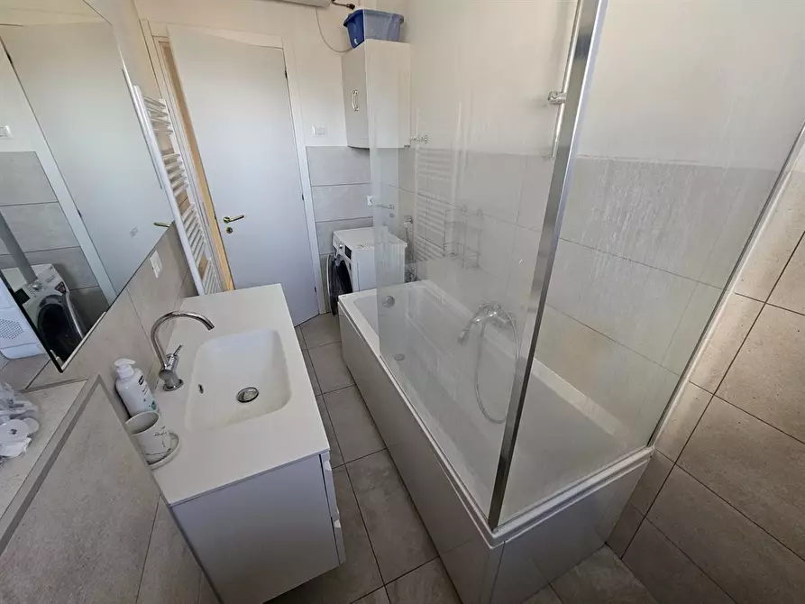 Immagine 7 di Appartamento in affitto  in via Statale per Lecco 629 a Lipomo