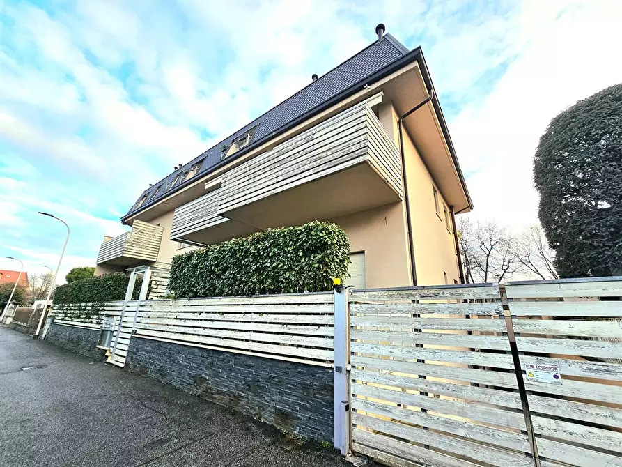 Immagine 9 di Appartamento in affitto  in via Romagna 7 a Seregno