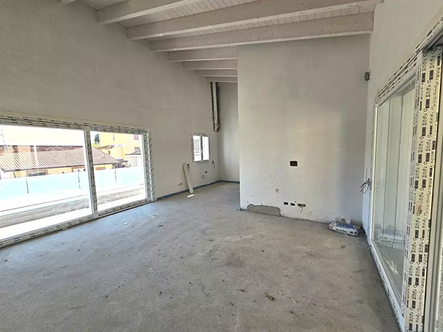 Immagine 3 di Appartamento in vendita  in Via Trieste a Cesate