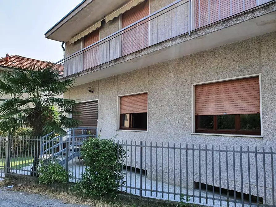 Immagine 9 di Negozio in affitto  in Via Consorziale dei Boschi a Meda