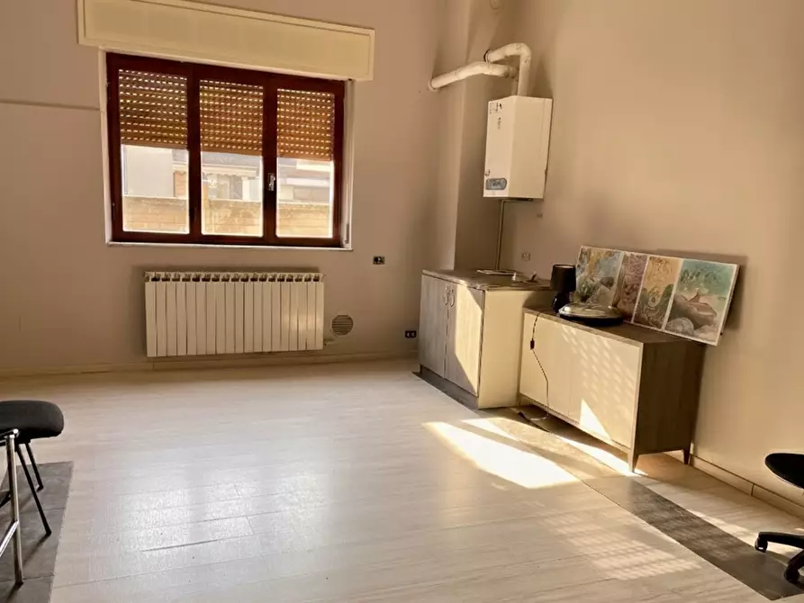 Immagine 2 di Negozio in affitto  in Via Consorziale dei Boschi a Meda
