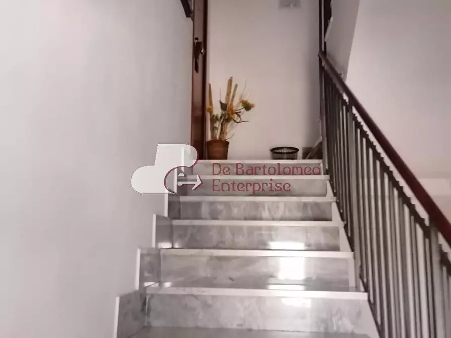 Immagine 1 di Palazzo in vendita  in VIA CESARE BATTISTI 4 a Adelfia