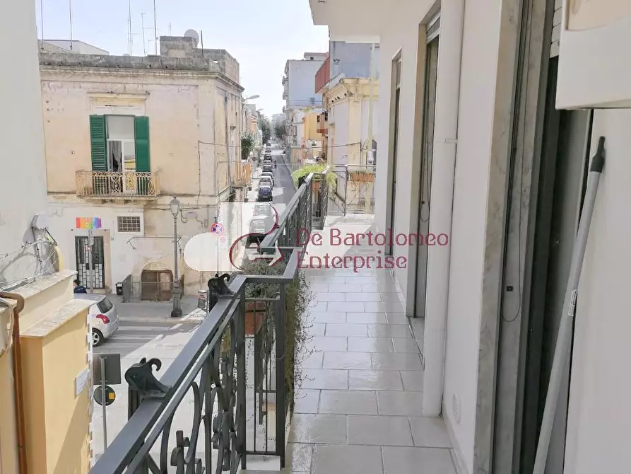 Immagine 5 di Palazzo in vendita  in VIA CESARE BATTISTI 4 a Adelfia