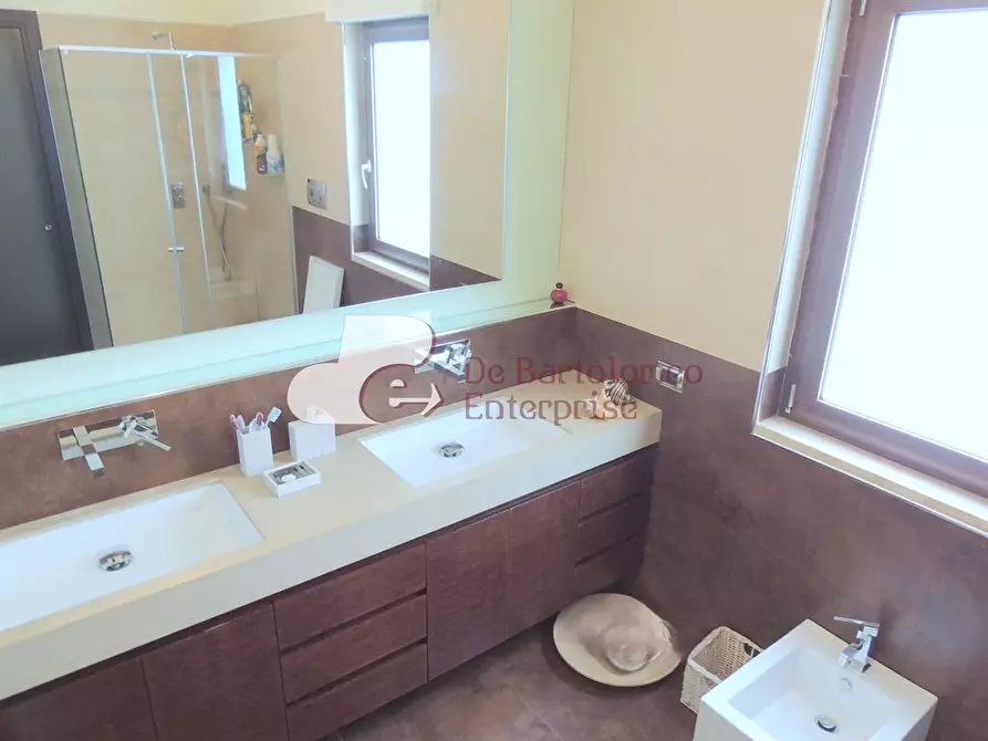 Immagine 6 di Villa in vendita  in TRAVERSA II PIZZILLO a Bari