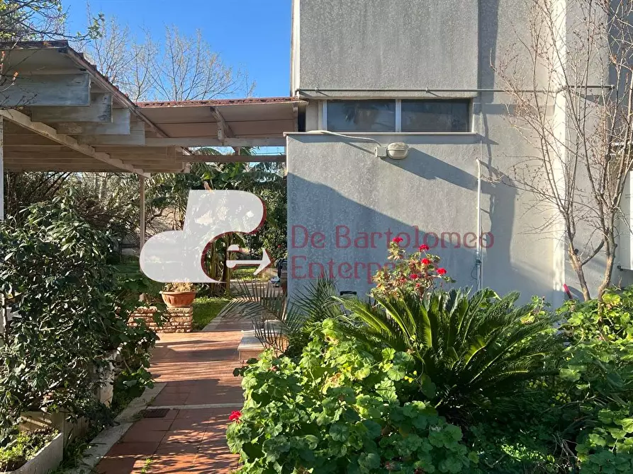 Immagine 3 di Villa in vendita  in Via Bitritto a Bari