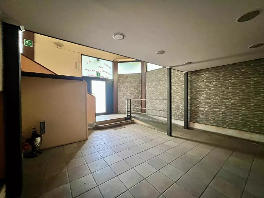 Immagine 2 di Locale commerciale in vendita  in viale vittorio veneto 49 a Fusignano