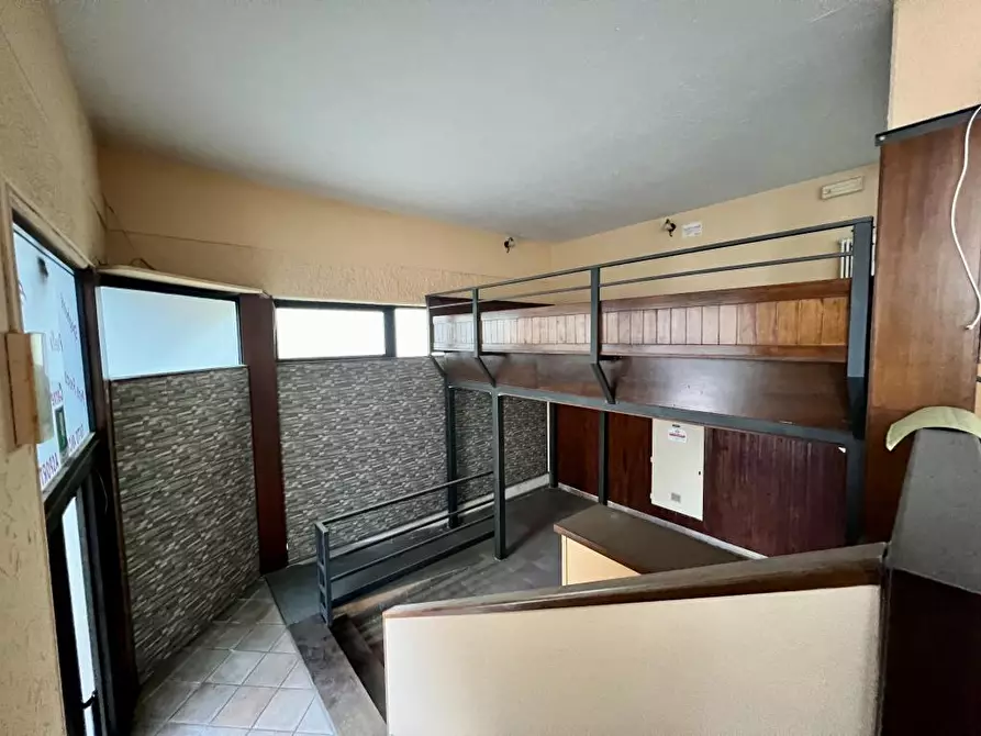 Immagine 3 di Locale commerciale in vendita  in viale vittorio veneto 49 a Fusignano