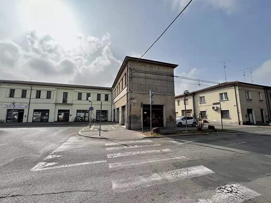 Immagine 7 di Laboratorio in vendita  a Alfonsine