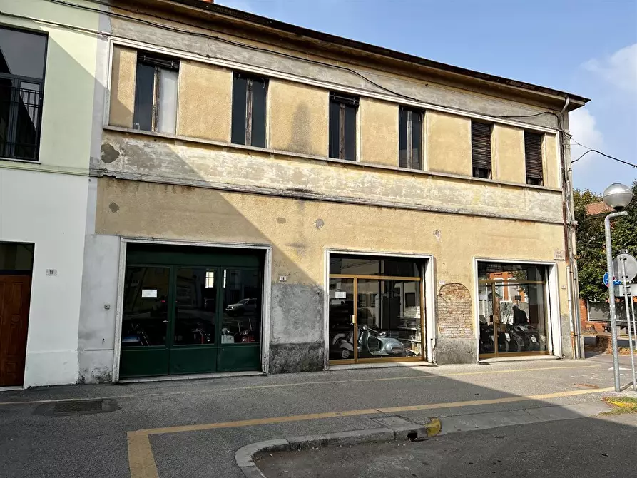 Immagine 3 di Laboratorio in vendita  a Alfonsine