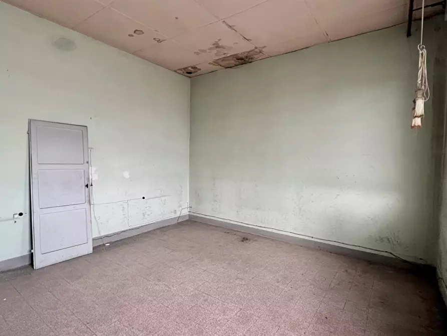 Immagine 9 di Laboratorio in vendita  a Alfonsine